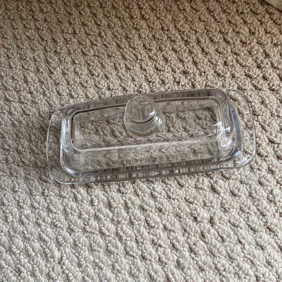 LN Heavy Clear Glass Butter Dish with Lid Like New - Picture 1 of 7